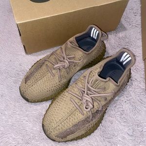 Yeezy 350 boost. Size 7 men in the color Earth